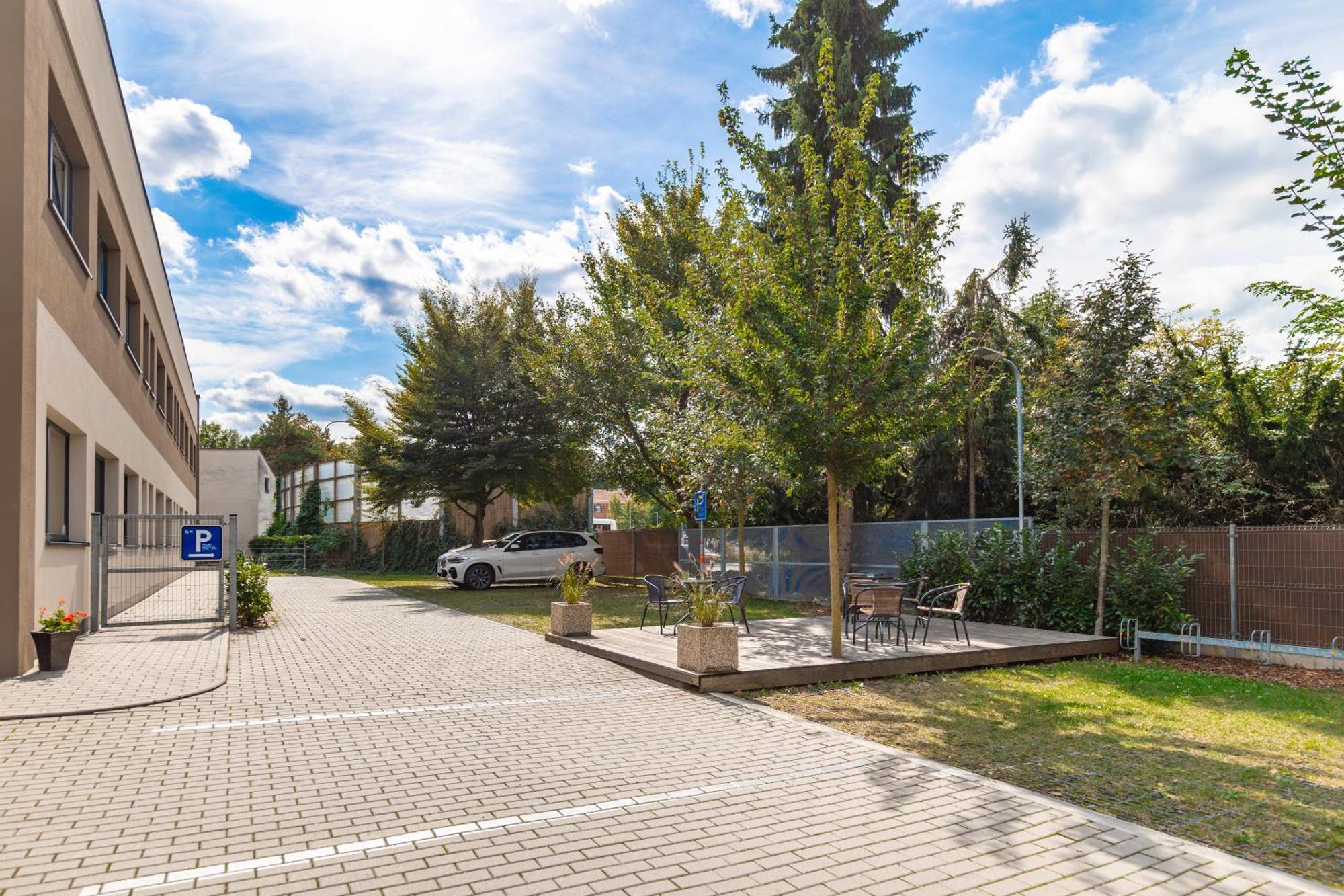 Sport Hotel Centrum Valasske Mezirici Luaran gambar